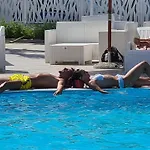 L\'incanto pool club